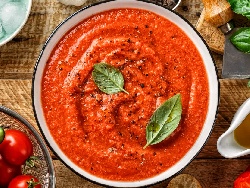 Мариновано гаспачо от домати, краставици, чесън и червена чушка (студена крем супа от домати) - снимка на рецептата